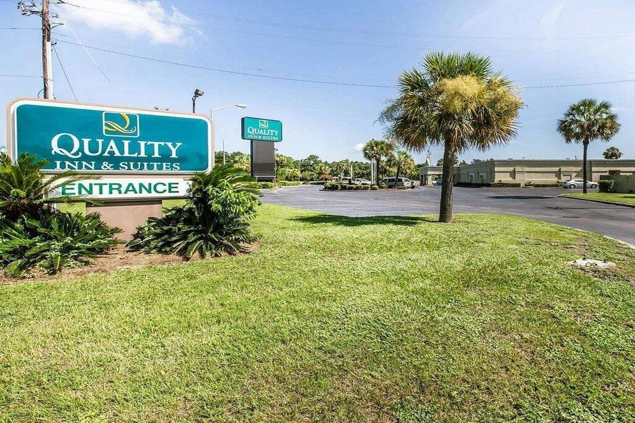 Quality Inn & Suites Waycross Exterior photo